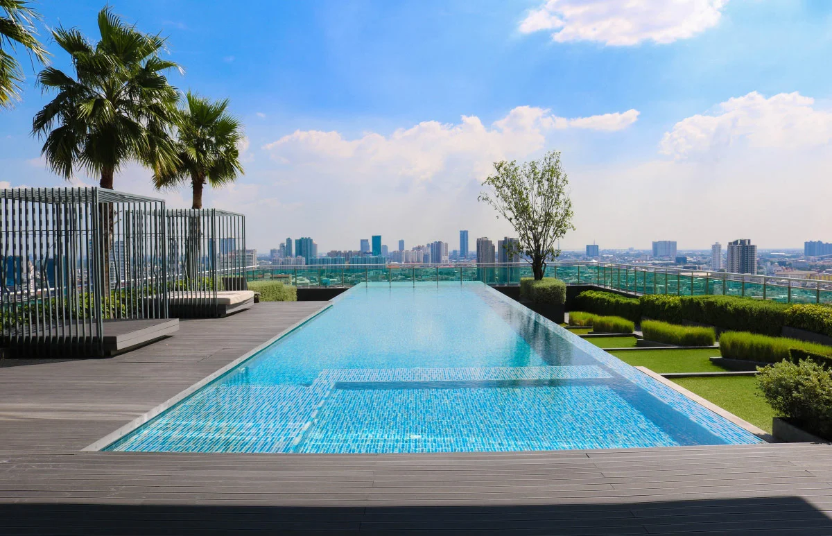 Poolside Lounge